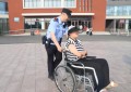 暖心护航！民警护送受伤考生从容应考