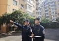 在东莱的街巷里  师傅为我写下“为民服务”的注解