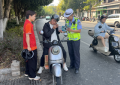 警保联动护出行 金秋宣教筑平安｜平安产险金华中心支公司联合交警开展双节交通安全宣传活动